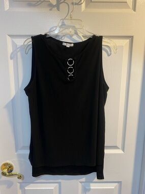 89th + Madison medium black tank top
